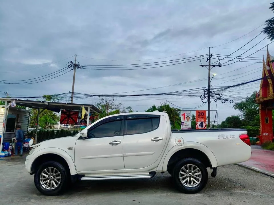 2012 Mitsubishi Triton IV 3