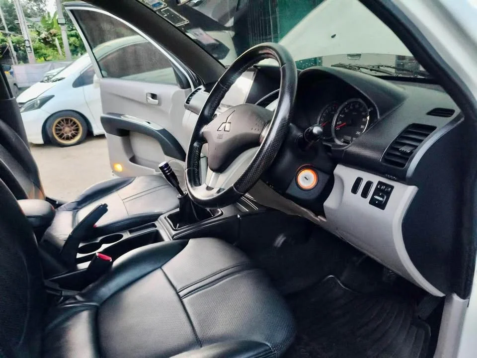 2012 Mitsubishi Triton IV 2