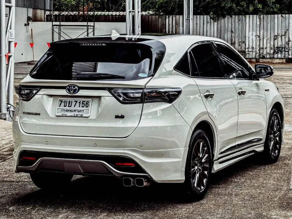 2015 Toyota Harrier III 2