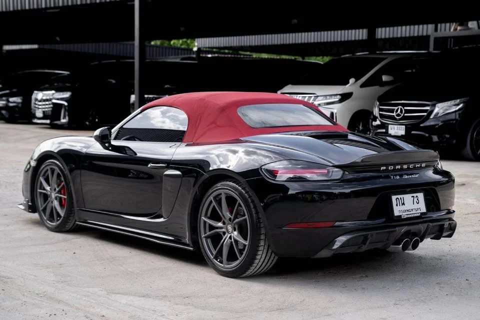 2019 Porsche 718 Boxster and Cayman IV 3