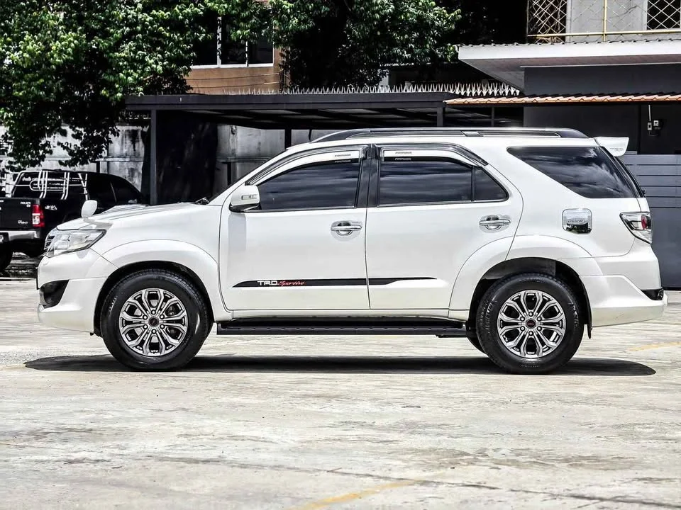 2012 Toyota Fortuner I 2
