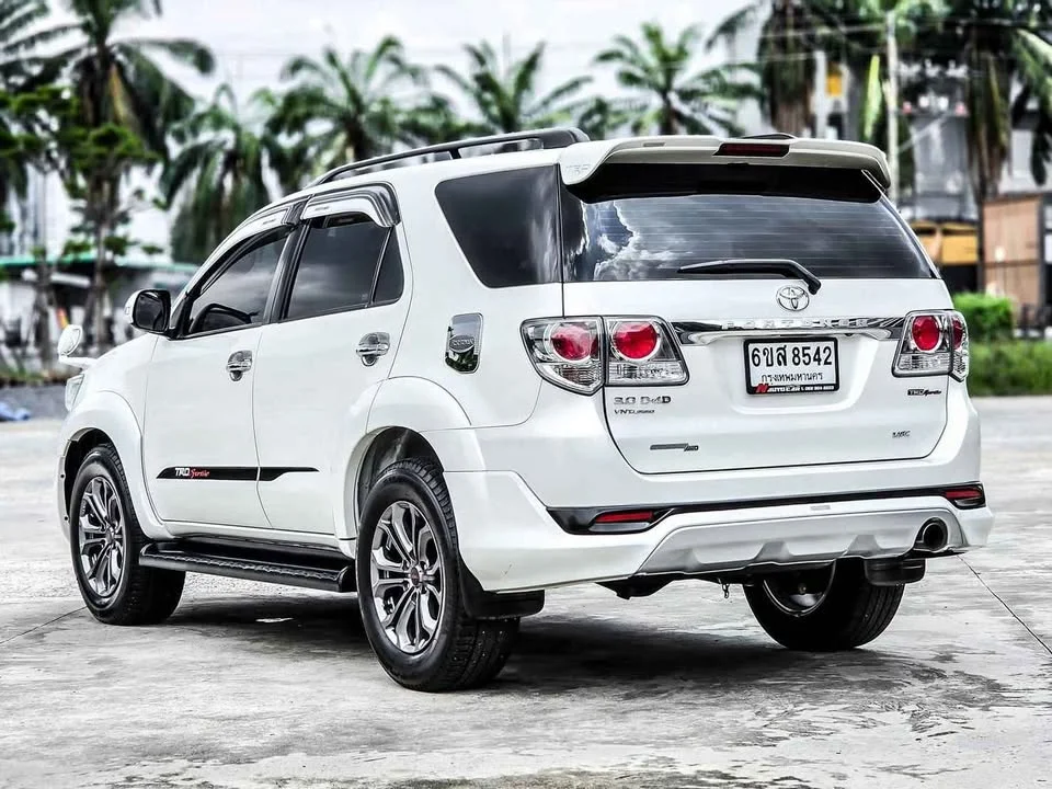 2012 Toyota Fortuner I 3