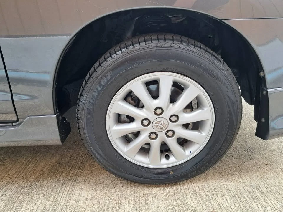 2013 Toyota Innova I 3