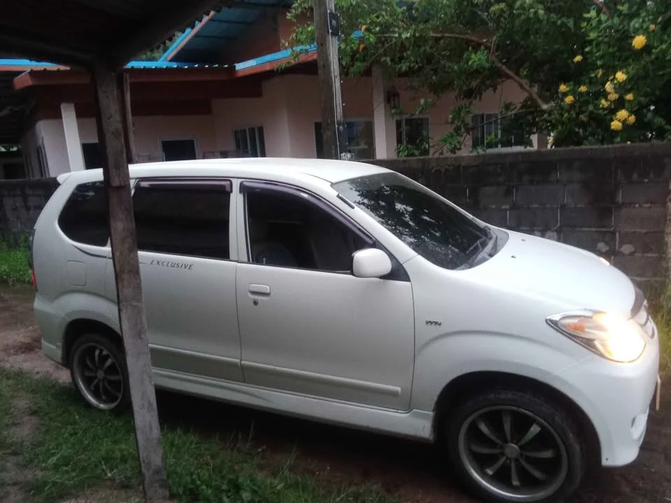 2011 Toyota Avanza I 2