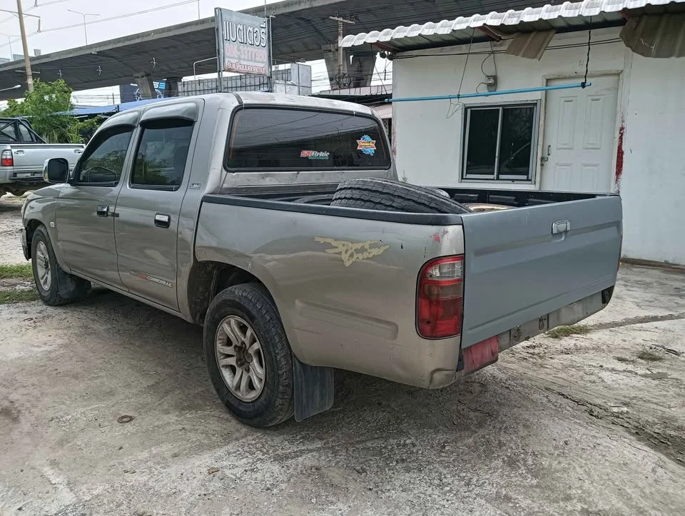 2002 Toyota Hilux Tiger VI 3