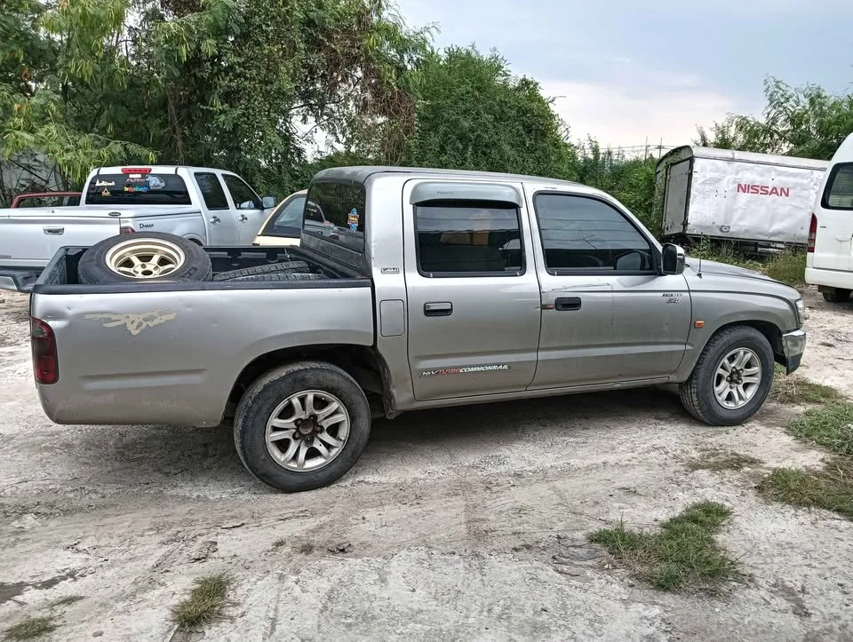 2002 Toyota Hilux Tiger VI 2