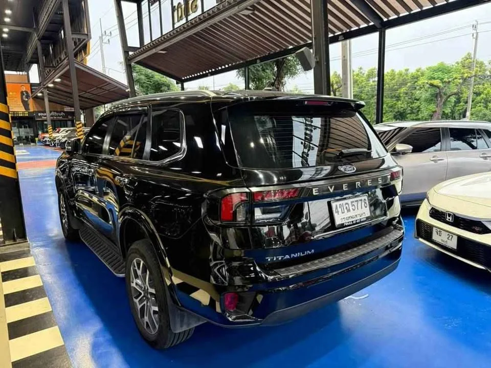 2023 Ford Everest III 2