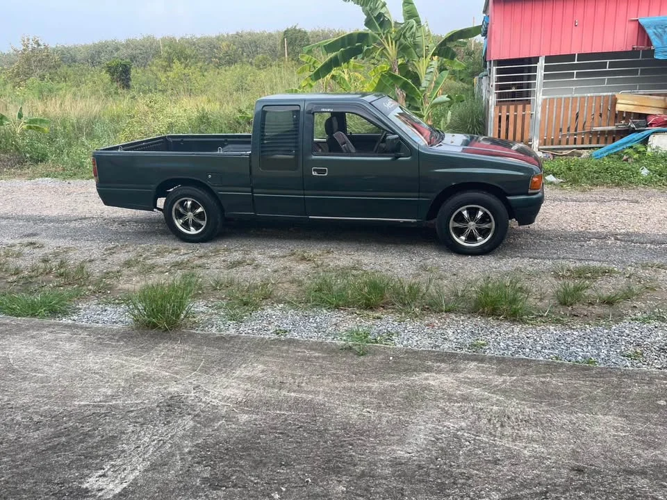 1990 Isuzu TFR III 3