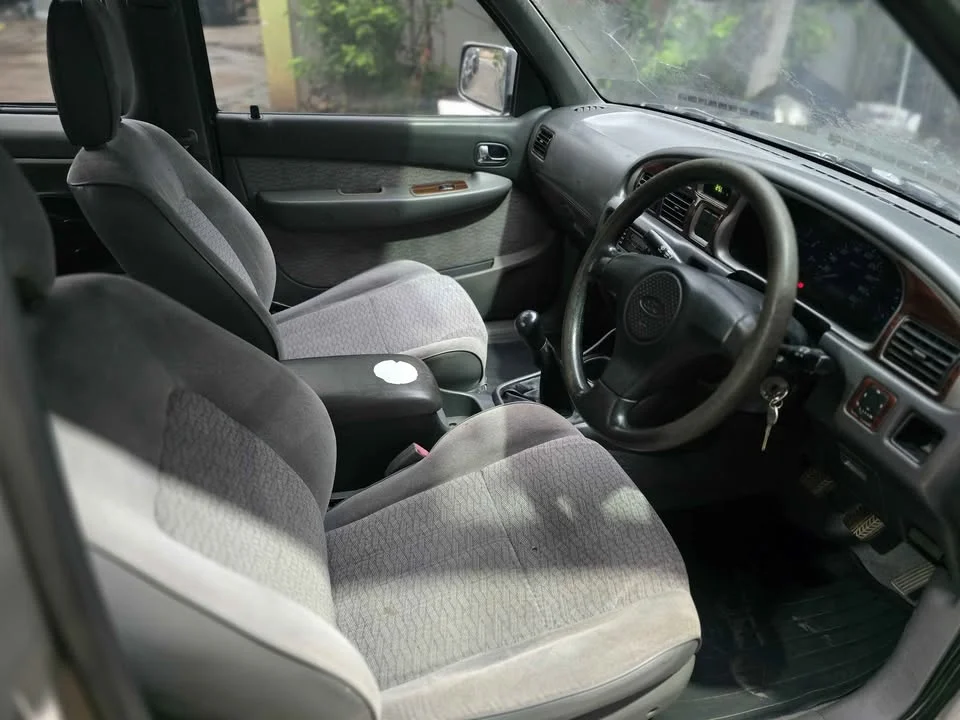 2004 Mazda 2500 Fighter V 2