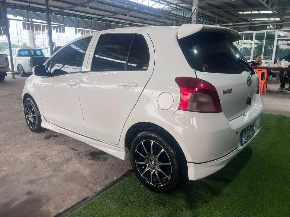 2006 Toyota Yaris II 2