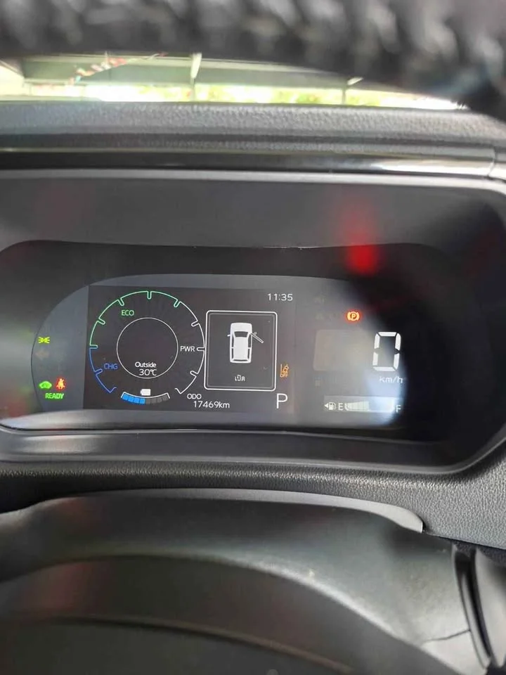 2025 Toyota Yaris Cross AC200 3