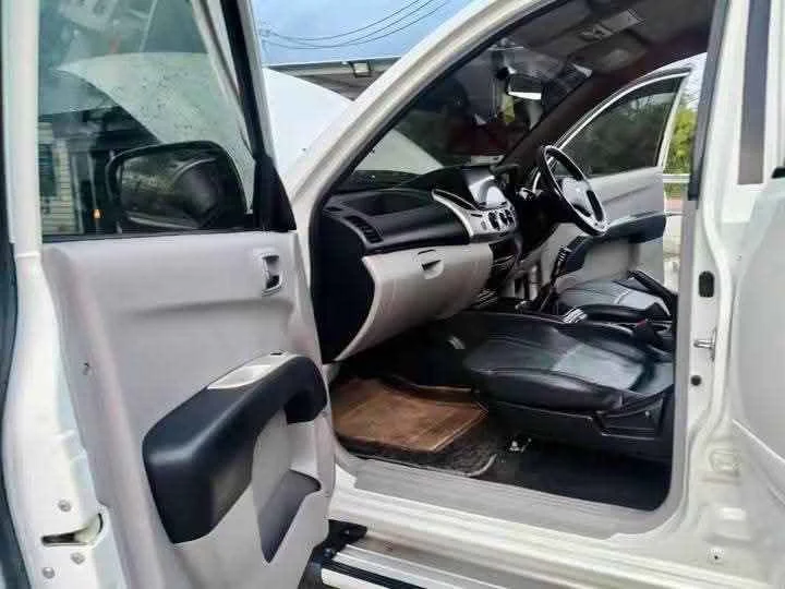 2013 Mitsubishi Triton IV 3