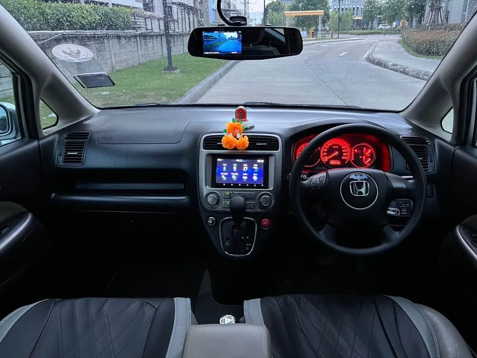 2005 Honda Stream I 3