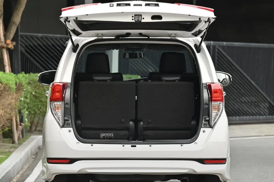 2017 Toyota Innova II 2