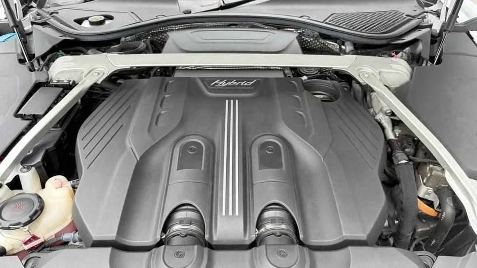 2022 Bentley Flying Spur III 2