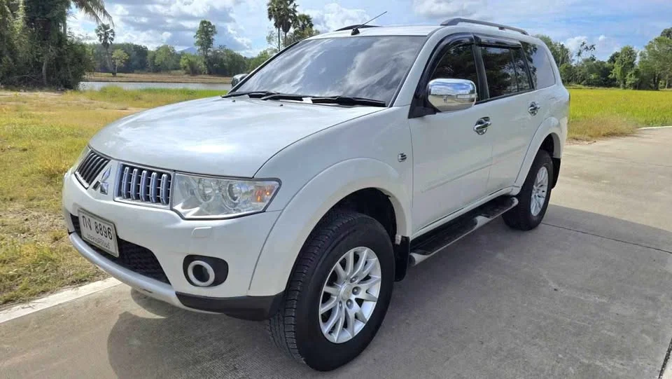 2012 Mitsubishi Pajero Sport II 2