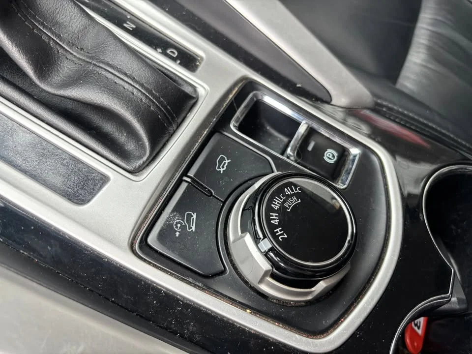 2015 Mitsubishi Pajero Sport III 2
