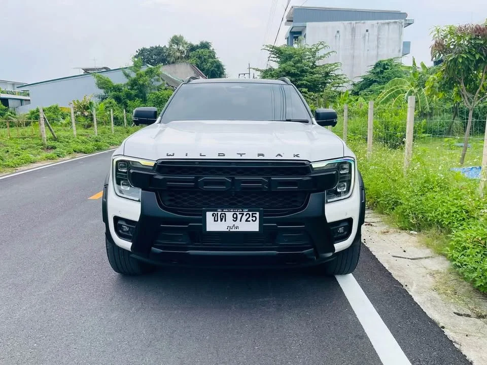 2023 Ford Everest III 2