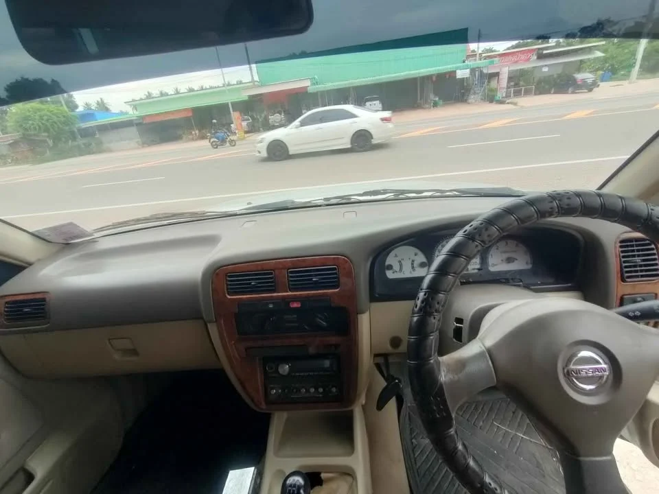 2003 Nissan Frontier I 3