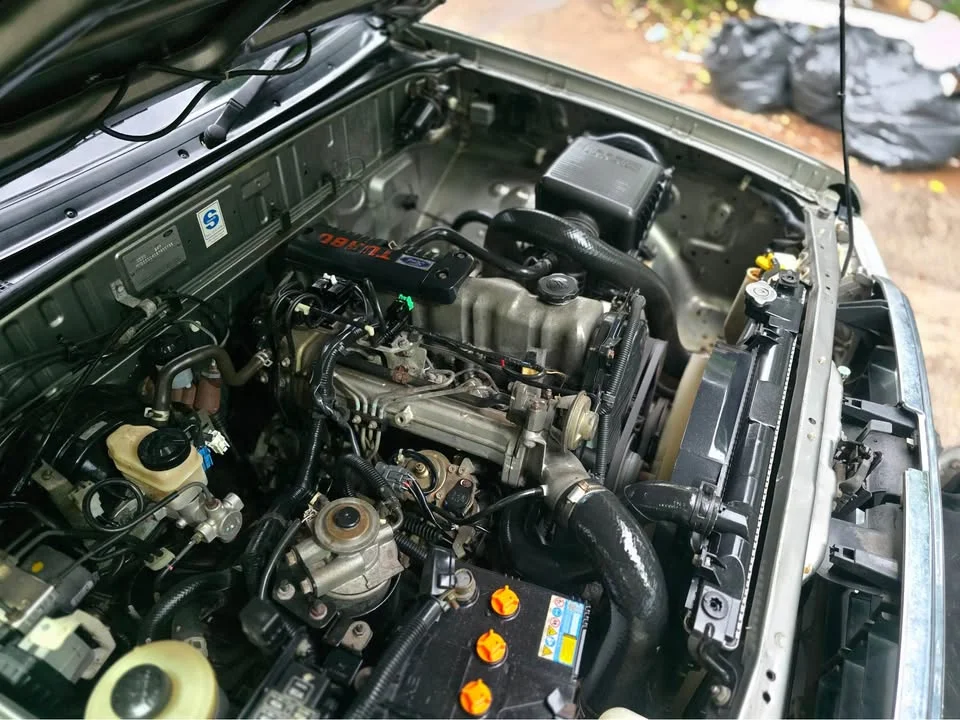 2004 Mazda 2500 Fighter V 2