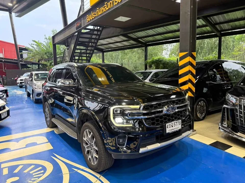 2023 Ford Everest III 3