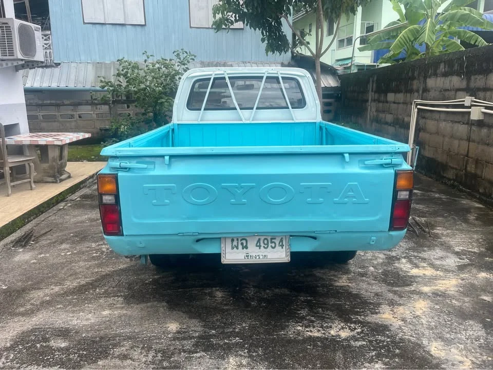 1980 Toyota Hilux Mighty-X V 3