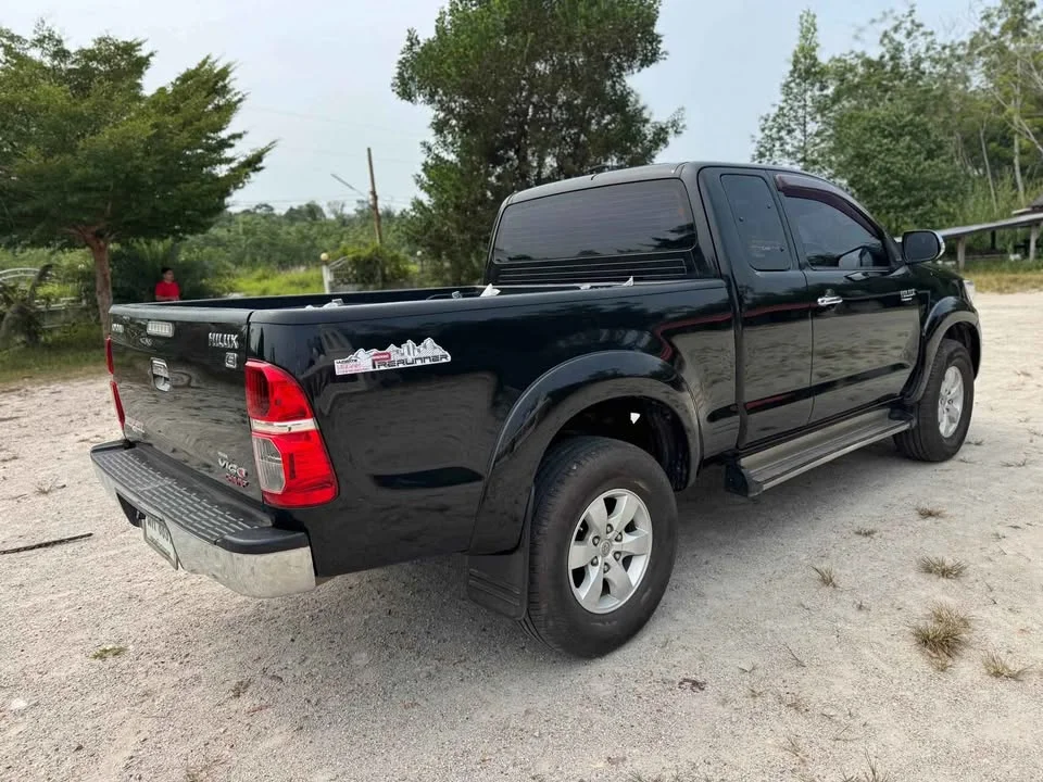 2011 Toyota Hilux VII 2