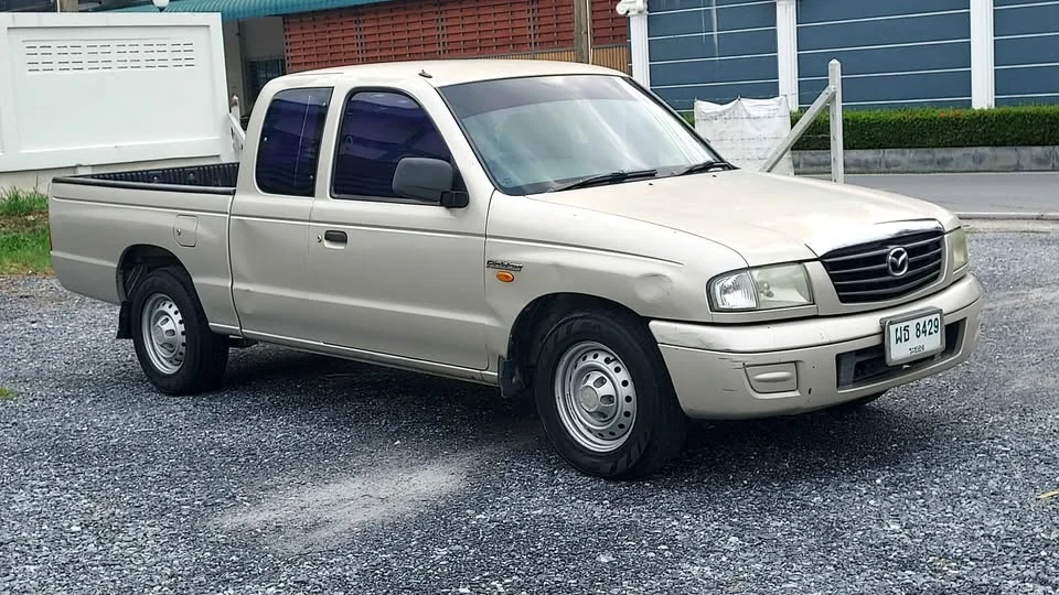 2003 Mazda 2500 Fighter V 2
