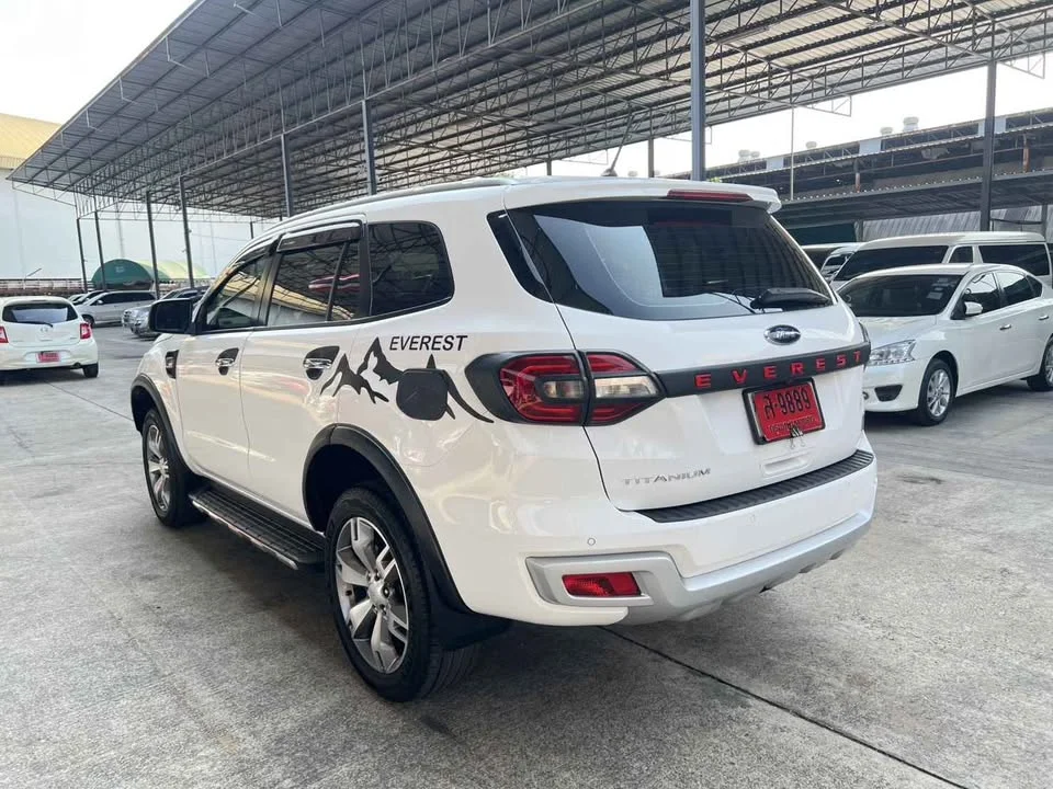 2019 Ford Everest II 2