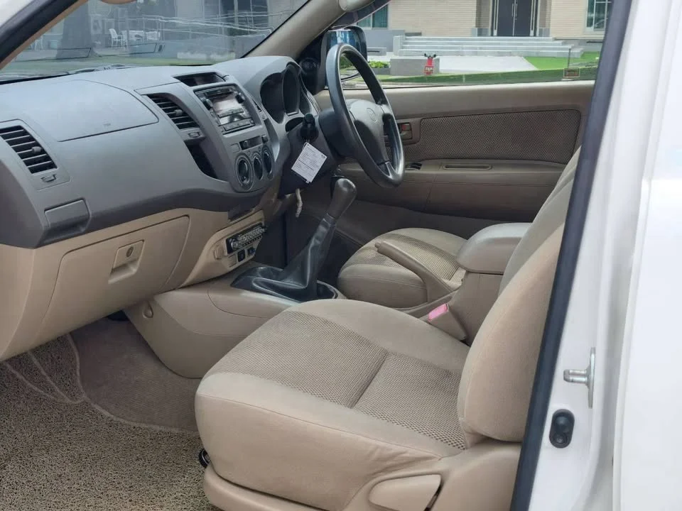 2011 Toyota Hilux VII 3