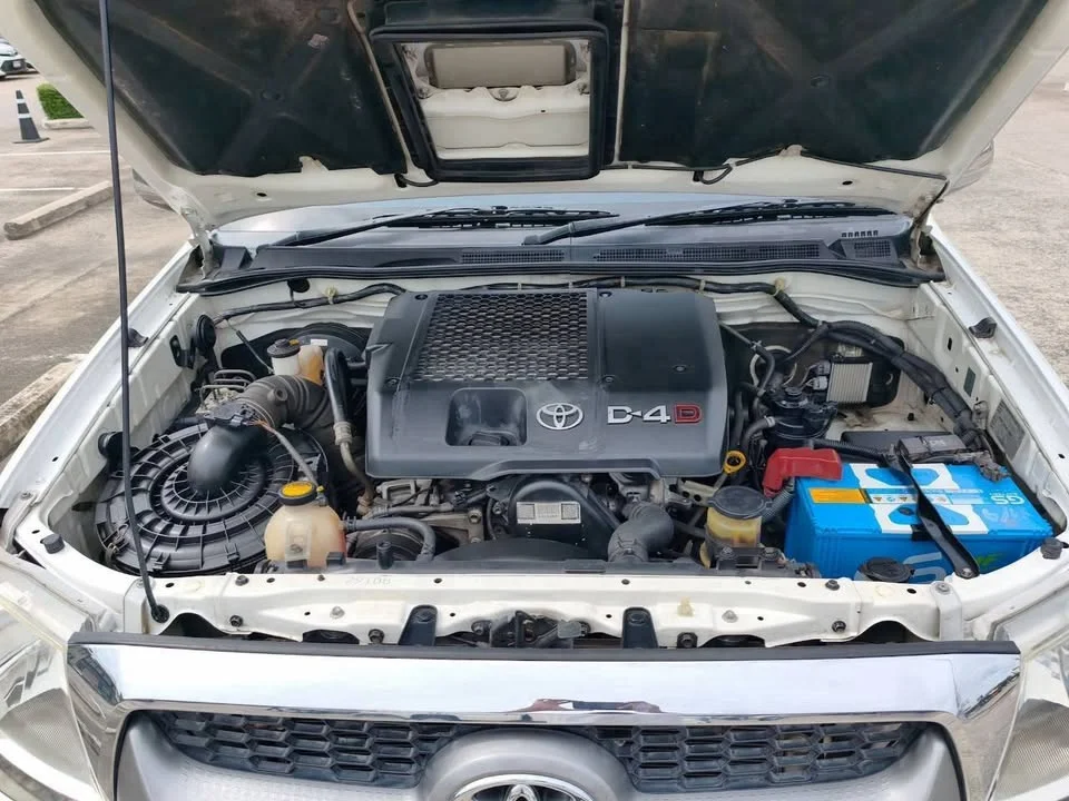 2011 Toyota Hilux VII 2