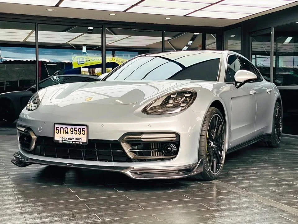 2018 Porsche Panamera II 2