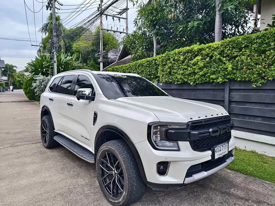 2023 Ford Everest III 2