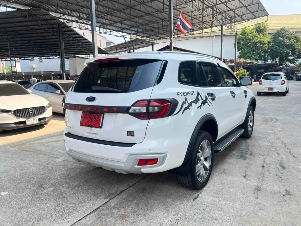 2019 Ford Everest II 2