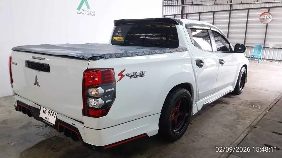 2022 Mitsubishi Triton V 3