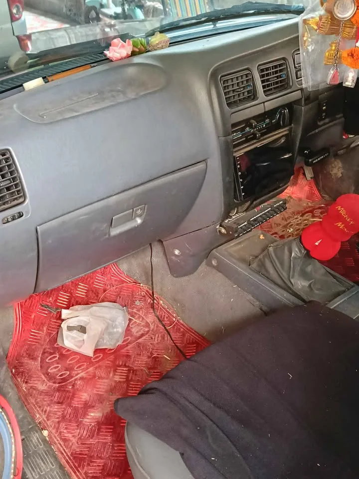 2001 Toyota Hilux Tiger VI 3
