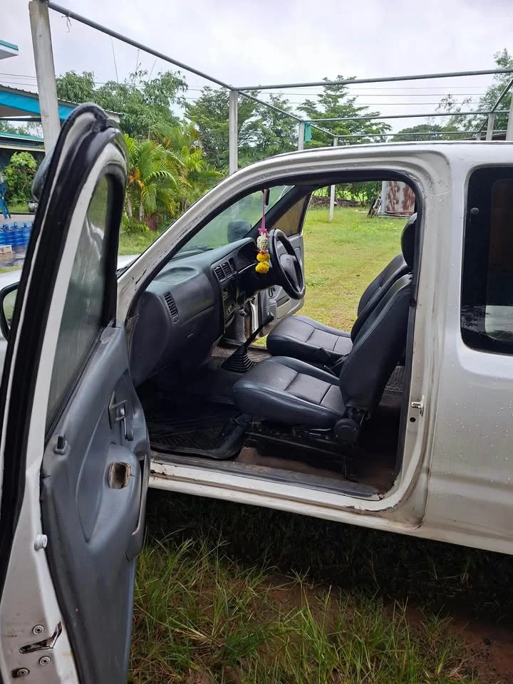 2002 Toyota Hilux Tiger VI 3
