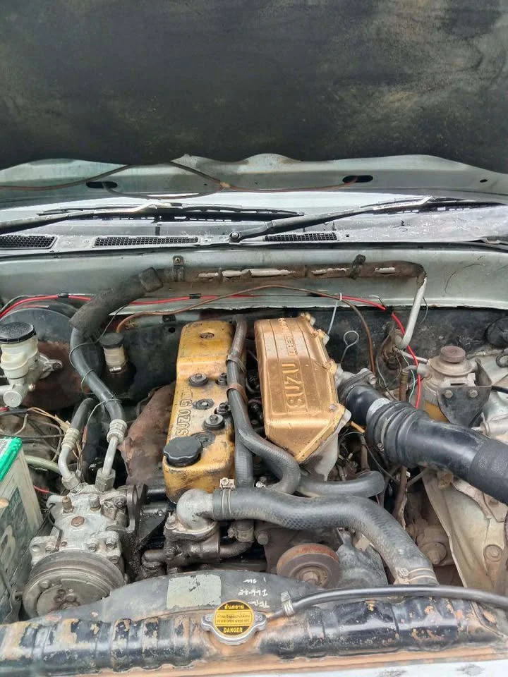 1992 Isuzu TFR III 2