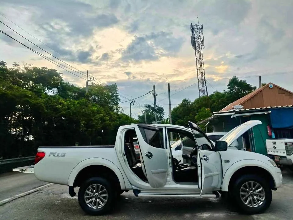 2012 Mitsubishi Triton IV 3