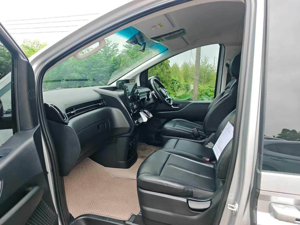 2021 Hyundai Staria US4 3