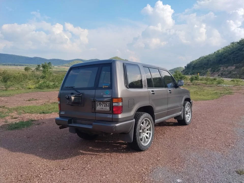 1994 Isuzu Trooper II 3
