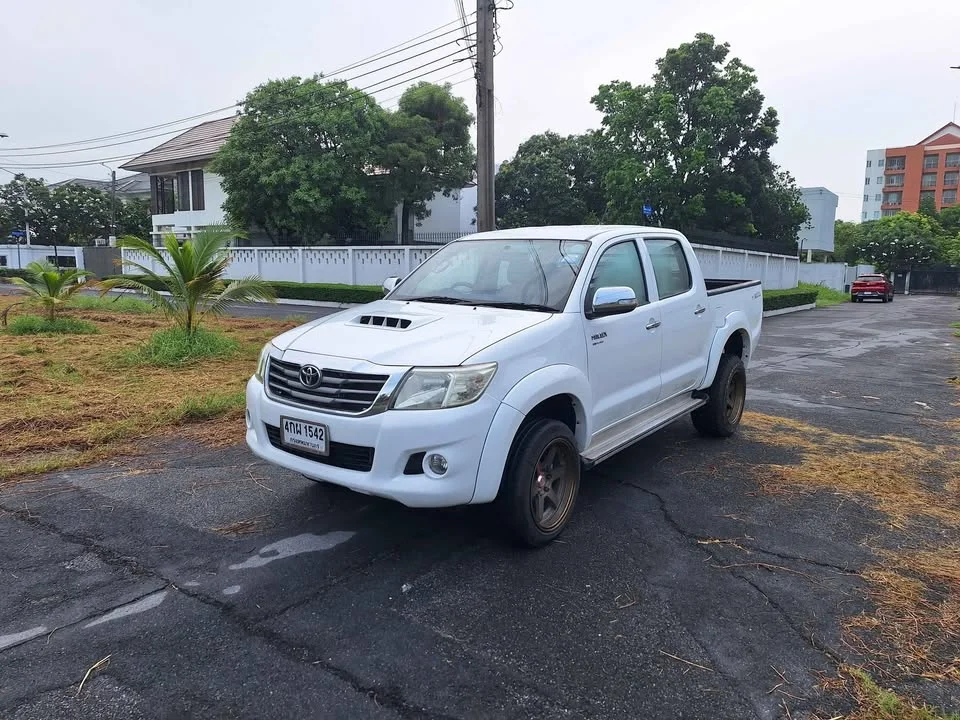 2011 Toyota Hilux VII 2