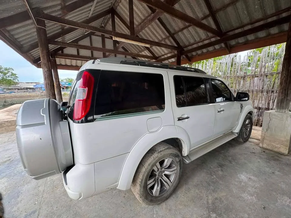 2010 Ford Everest I 2