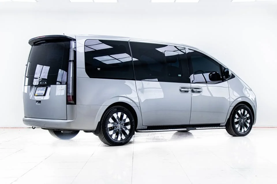 2023 Hyundai Staria US4 3