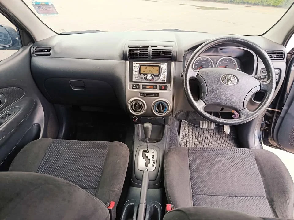 2011 Toyota Avanza I 2