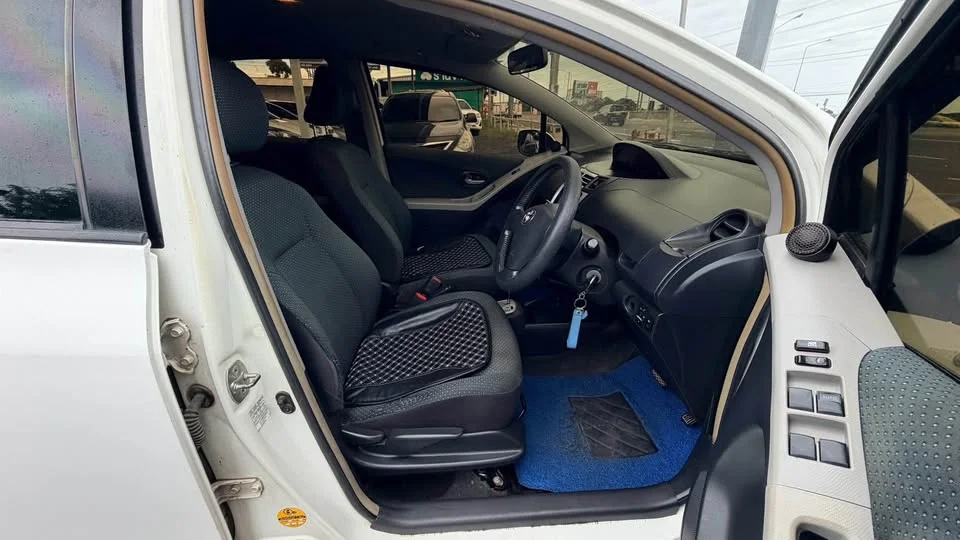 2008 Toyota Yaris II 2