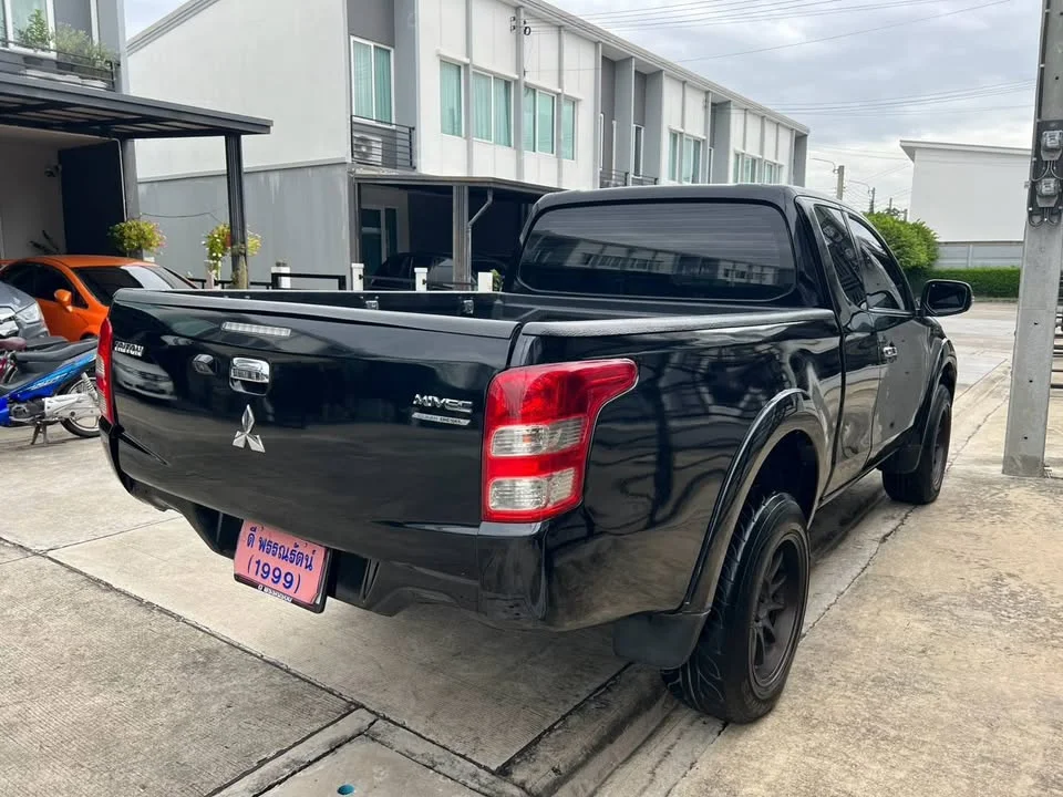 2016 Mitsubishi Triton V 2