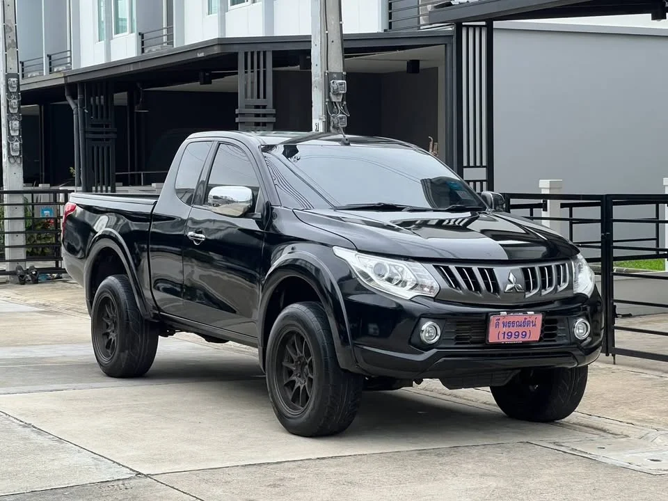 2016 Mitsubishi Triton V 3