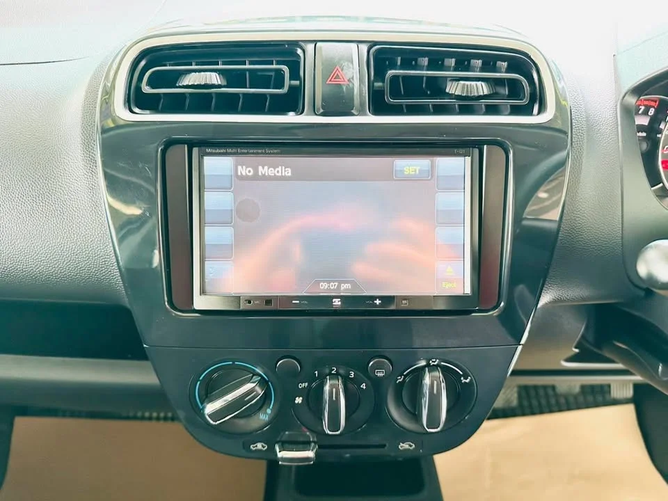 2018 Mitsubishi Mirage VI 3