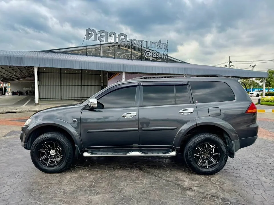 2013 Mitsubishi Pajero Sport II 2